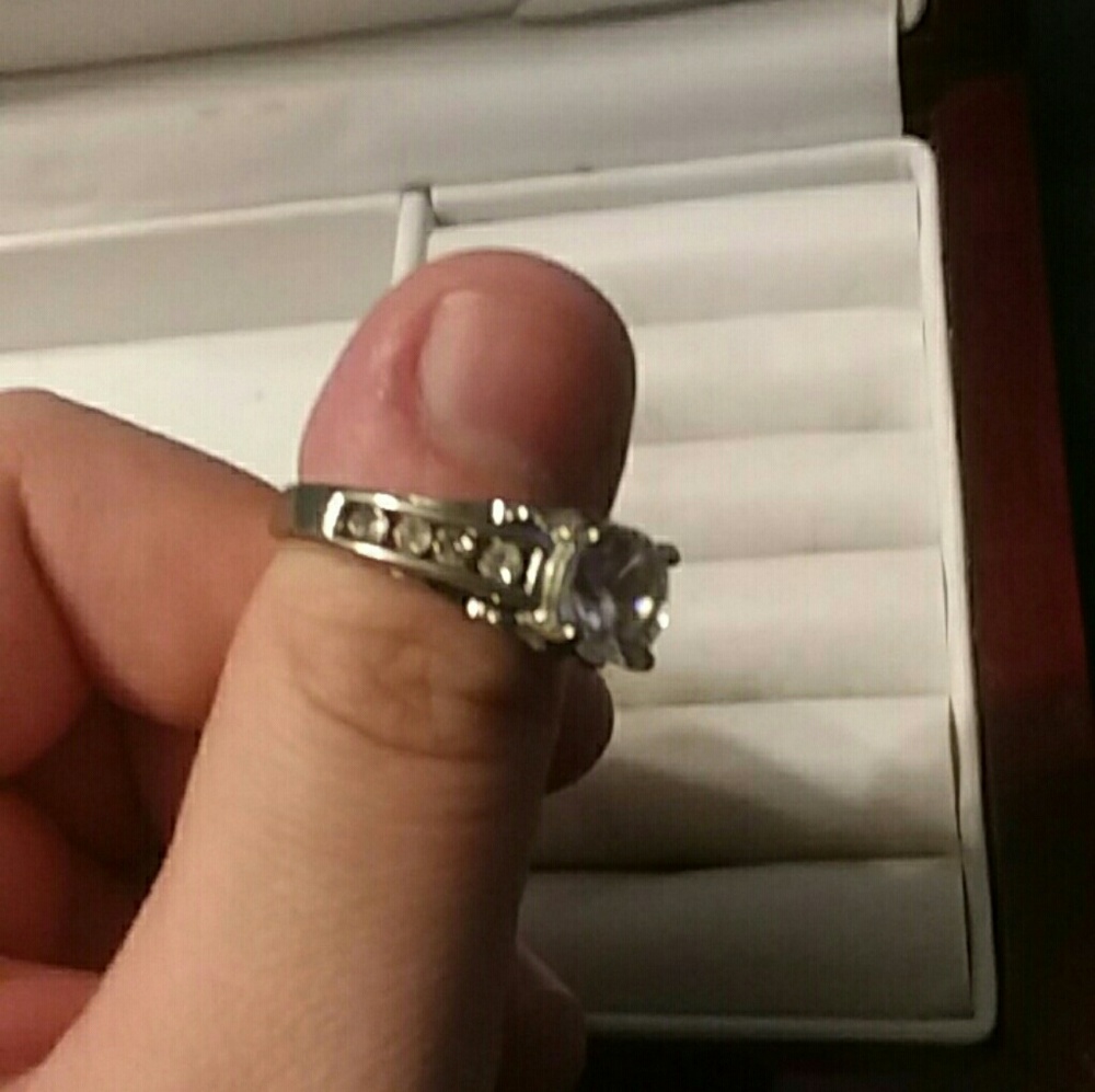 Ring - Picture 4 of 5